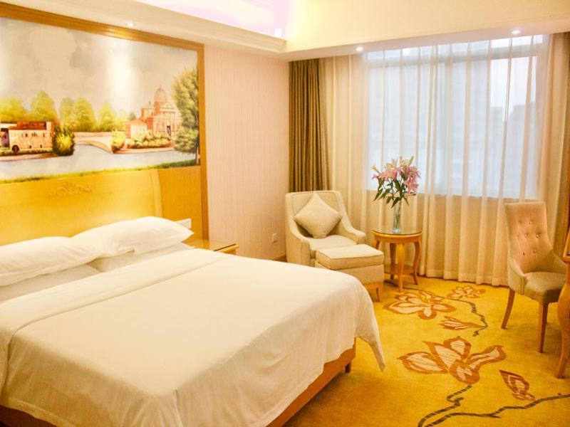 Vienna Hotel Banxuegang Road Σενζέν Εξωτερικό φωτογραφία